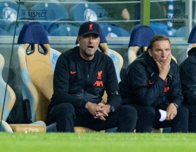 PORTO, PORTUGAL - Tuesday, September 28, 2021: Liverpool's manager Jürgen Klopp (L) and first-team development coach Pepijn Lijnders during the UEFA Champions League Group B Matchday 2 game between FC Porto and Liverpool FC at the Estádio do Dragão. Liverpool won 5-1. (Pic by David Rawcliffe/Propaganda)